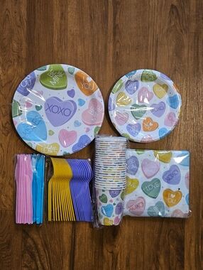 Party Hearts Paper Tableware Set - Multi-Color